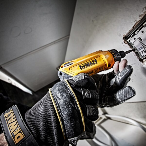 Motion Activated Screwdriver 7.2 V DCF680G2