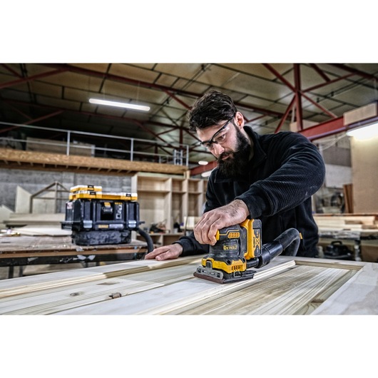 18V XR Brushless 1/4 Sheet Palm Sander (Bare Unit) DCW200N